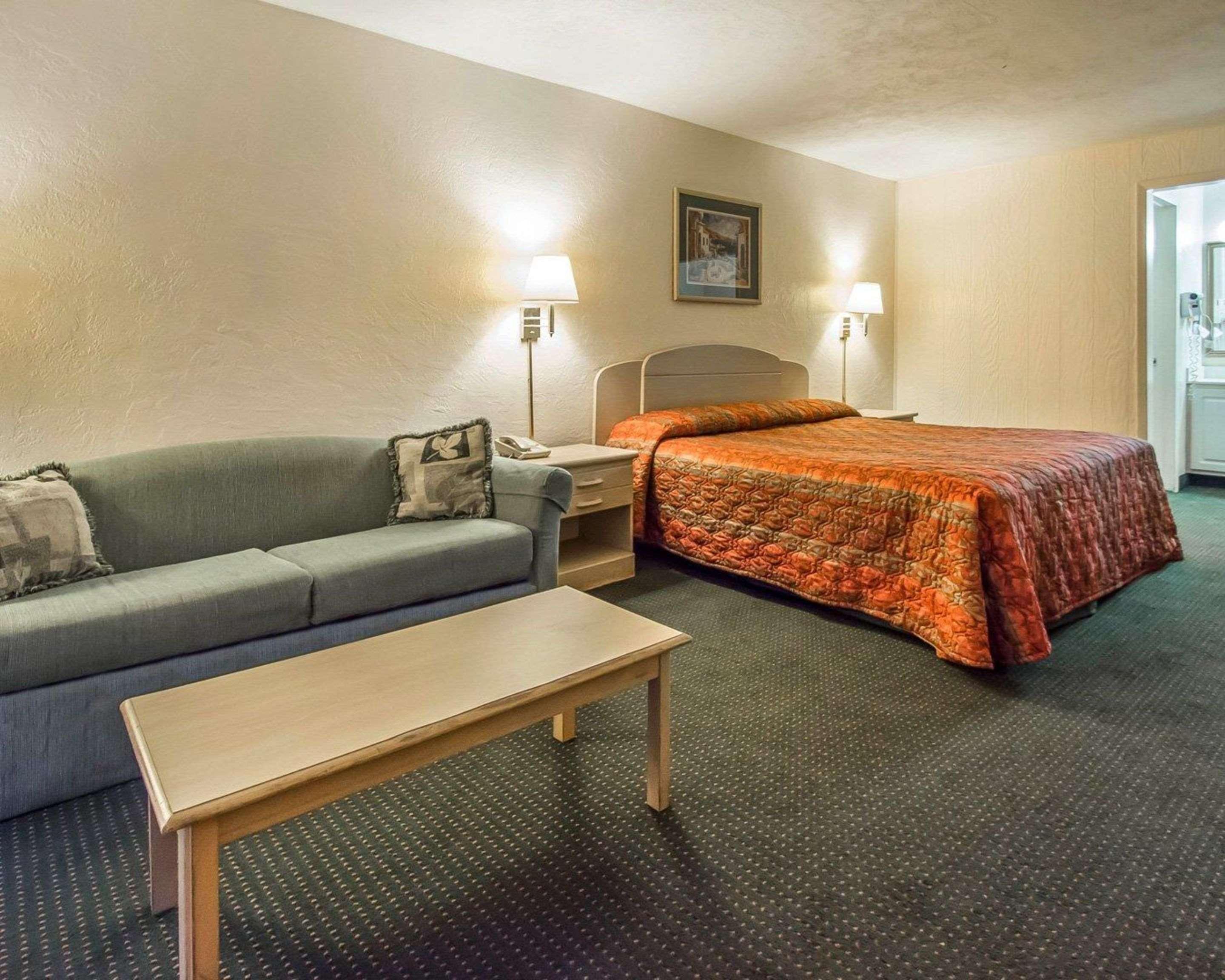 Rodeway Inn Gainesville - University Area Eksteriør billede