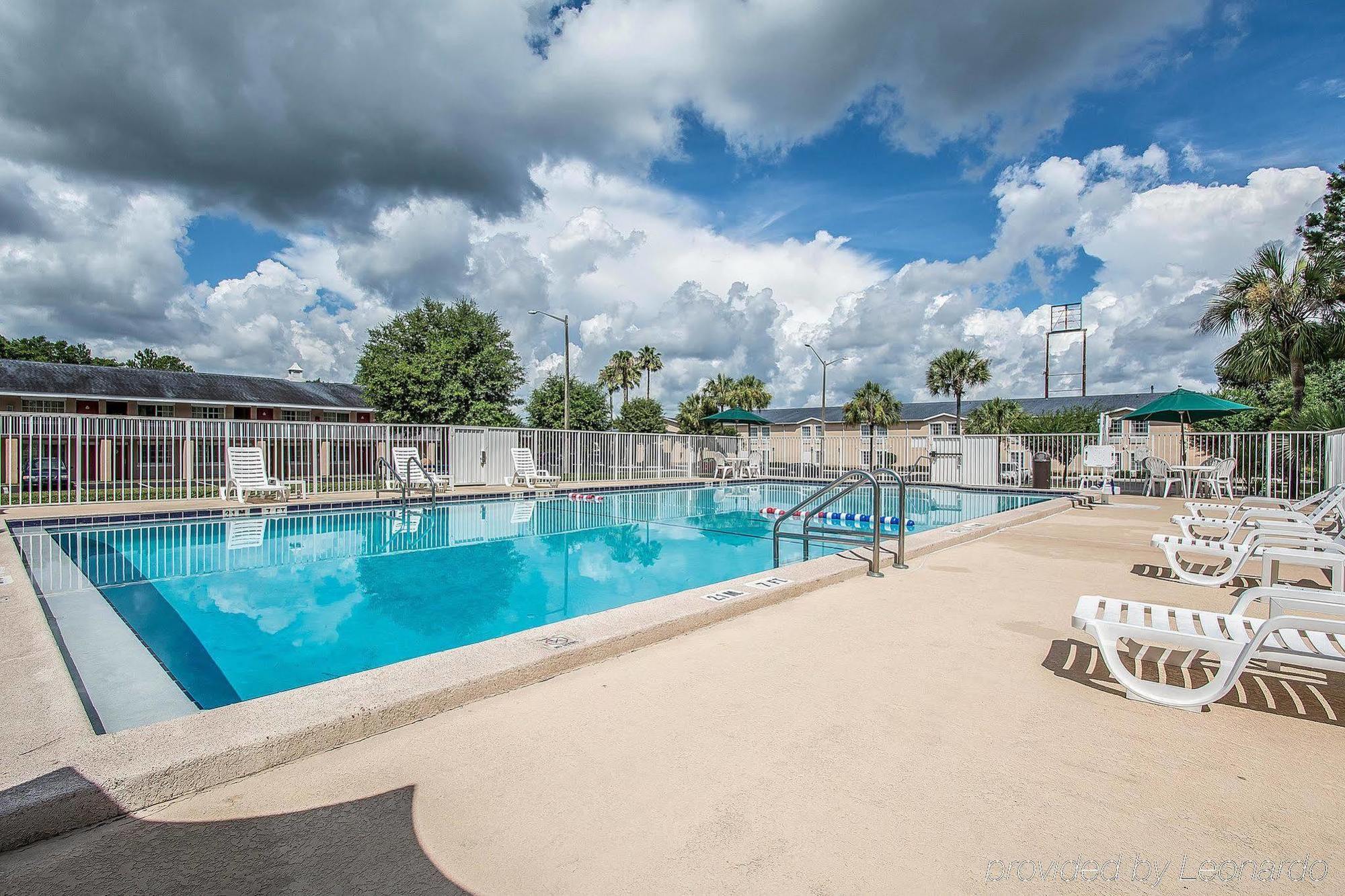 Rodeway Inn Gainesville - University Area Eksteriør billede